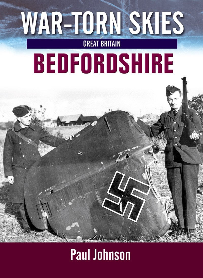 Kriegszerstörter Himmel über Großbritannien: Bedfordshire von Paul Johnson