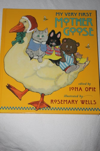Meine allererste Mother Goose (abgenutzt) von Iona Opie