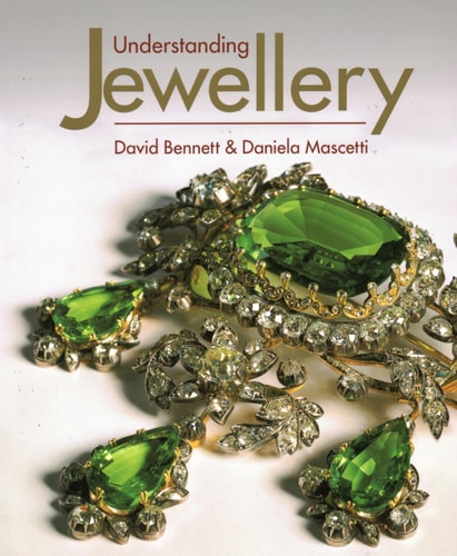 Understanding Jewellery (shelf worn) by David Bennett | Daniela Mascetti