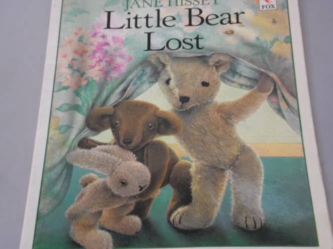 Little Bear Lost (Shelfworn) by Jane Hissey