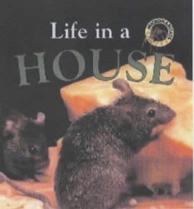 Life in a House (Microhabitats) by Clare Oliver